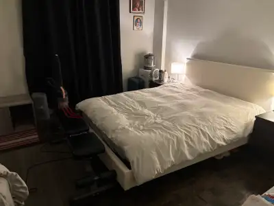Private Room for Rent – Downtown Toronto (Ideal for Students) We are offering a private bedroom in a...