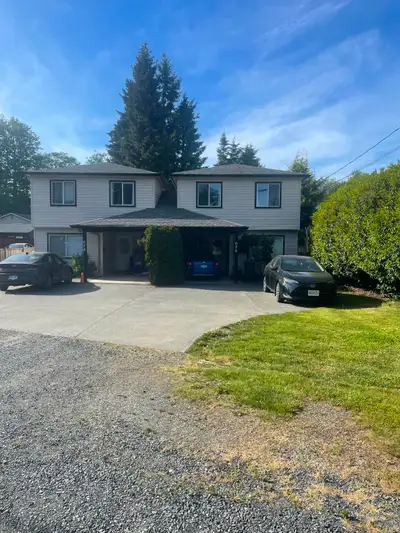 1410 Square Feet 4 beds/2 bath half duplex functions as a single detached house. You can also use it...
