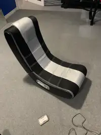 Xrocker gaming chair with speakers and remote control