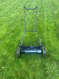 Manual push lawn mower