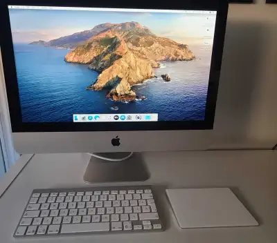 iMac 21,5" (Mid 2011) i5 quad + clavier Apple sans fil, View more