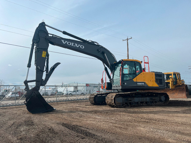 2021 Volvo EC200EL Excavator in Heavy Equipment in Red Deer
