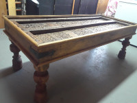 Très belle Table basse antique 550 dollars