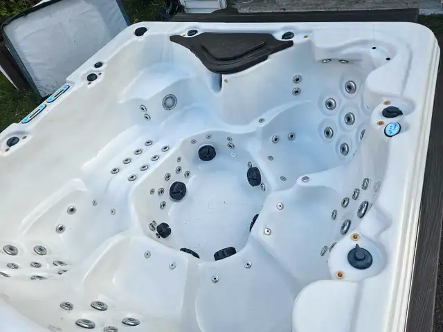 Hot tub (strong Spa)62863737096961122