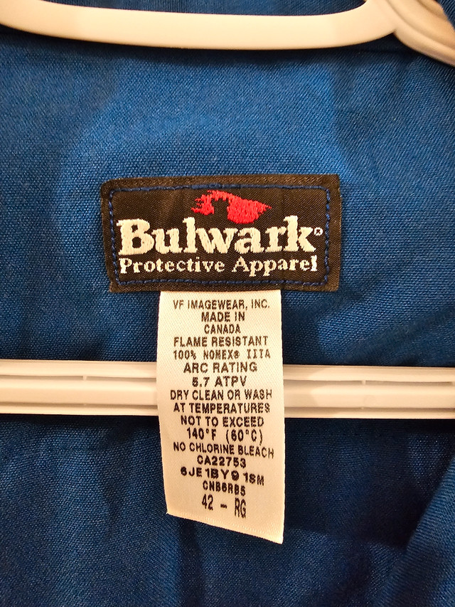 New 42 reg bulwark fr coveralls  in Men's in Edmonton - Image 2