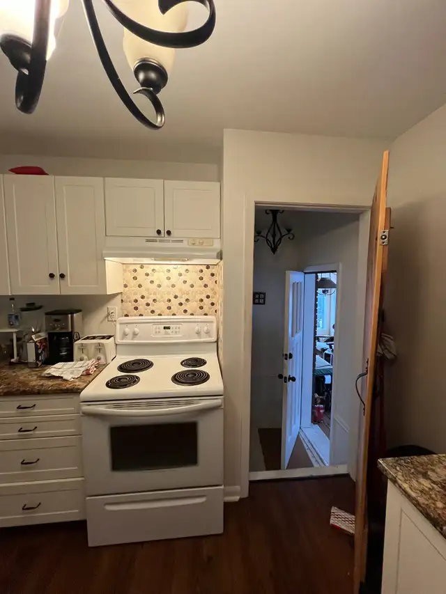 Room for Rent – $800/month | Friendly, Respectful Home in Short Term Rentals in Peterborough - Image 14