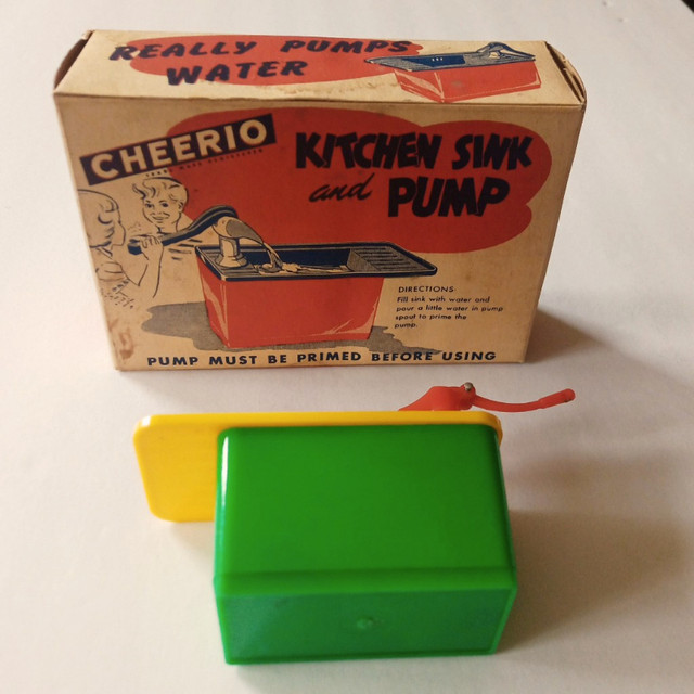Cheerio Sink & Pump Doll House Furniture Working & Box in Toys & Games in Owen Sound - Image 2