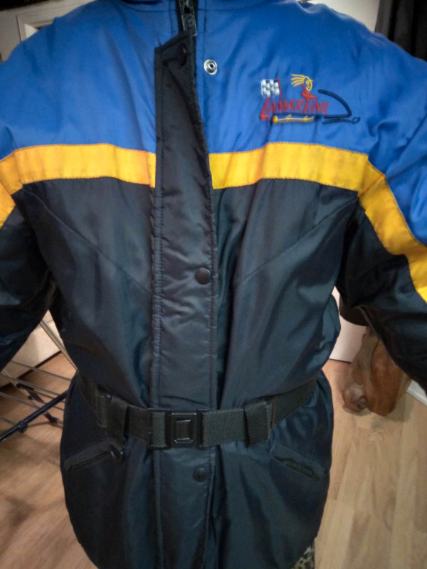 Manteau de motoneige dans Femmes - Hauts et vêtements d'extérieur  à Trois-Rivières - Image 3