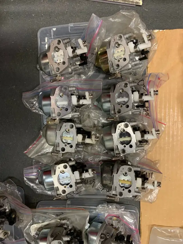 Carburetor  Lot de Carburateurs in Outdoor Tools & Storage in Gatineau - Image 3