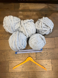 Bernat big blanket yarn (color: sky)+ needles (size 19mm, US 35)