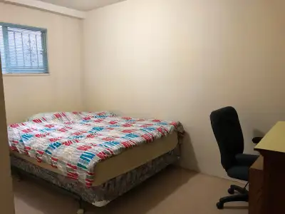 Private room ★ Commercial-Broadway station ★ Female only