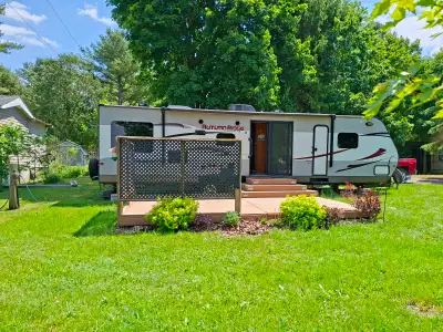 Starcraft Autum Ridge 325RSL destination trailer. Move in ready located on the best lot at Texas Lon...