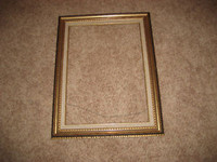 WOODEN ART/PICTURE FRAME