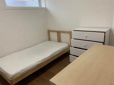 Mabuhay! - Basement bedroom - 1 minute walk from Jasper Place Transit Center - Available August 1 RE...