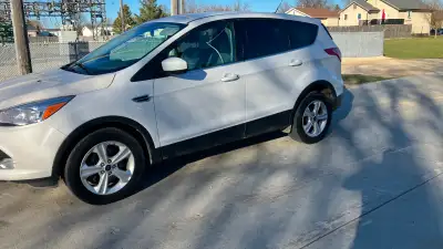 2014 Ford Escape SE AWD new safety at ac pdl pw tilt cc stereo very clean alum rims $7150 obo dp6072