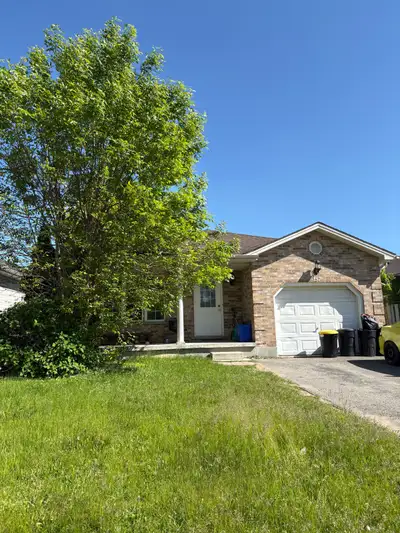 Hello we have 5 private bedrooms available with 4 parking spots. Working professionals and fanshawe...