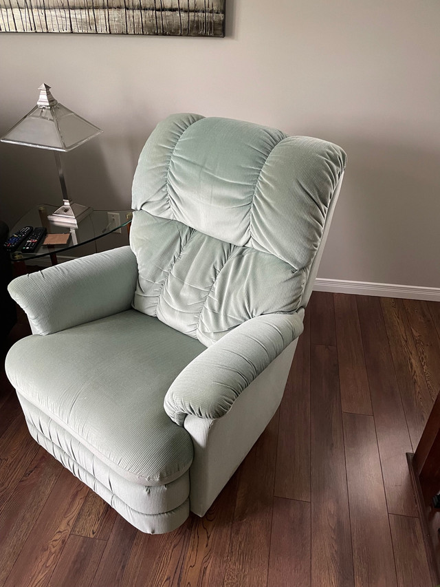 Lazy boy rocker recliner Chairs & Recliners Kitchener / Waterloo