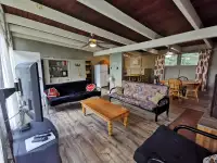 2024 Falcon Lake Cottage Rental