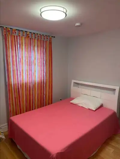 1 Minute to Seneca College Main Campus – Save Time on Commuting! Live just 1 minute from Seneca Coll...