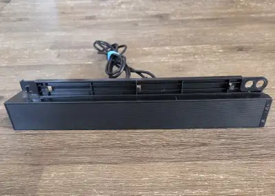 Améliorez le son de votre écran - ordinateur avec cette barre de son Lenovo 0A3619B. Format ultra-mi...