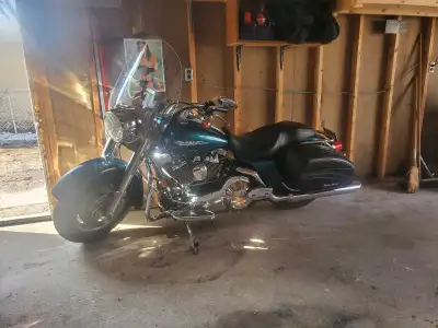 2004 roadking 88ci 5spd new front tire.40749km saftied mint condition asking 9800 firm .Will conside...