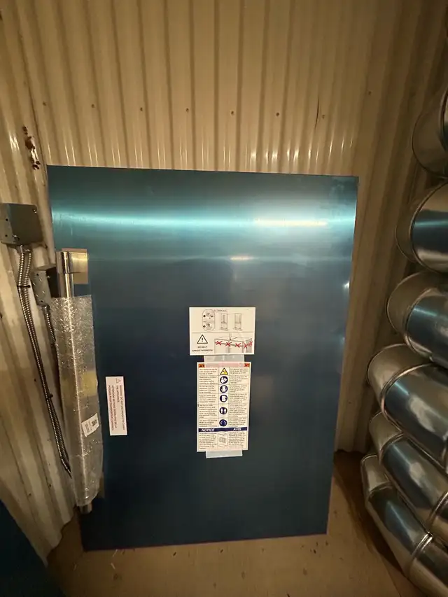 36” Thermador Stainless Steel Fridge/Freezer Panels in Refrigerators in Guelph - Image 3
