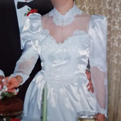 Wedding dress vintage 1980s, free., View more