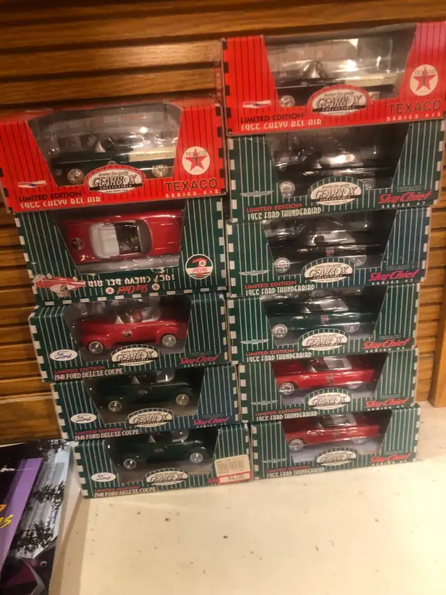 Vintage  Gearbox Pedal Car 1/43 diecast Toy Cars in Arts & Collectibles in Edmonton - Image 2