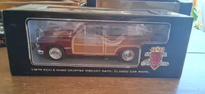 Diecast Ford Woody Wagon 1949 Motor City classics 1/18, View more