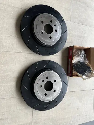 Ordered a full new set front and rear. Only installed the front set! Rear set available! Paid 580$ y...