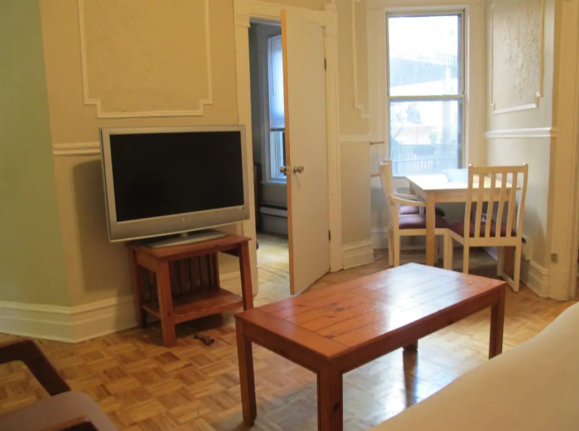 Cute Furnished Rooms in elite Plateau location | All-in Sept 1st — photo 2