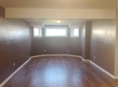 2 Bedroom Basement Apartment For Rent Barrie North with Parkin