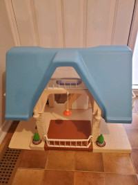 Vintage Little Tikes dollhouse *HOUSE ONLY*