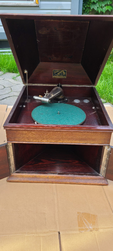 Victor Antique Phonograph in Arts & Collectibles in Oakville / Halton Region - Image 3