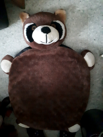 Raccoon shape pet bed