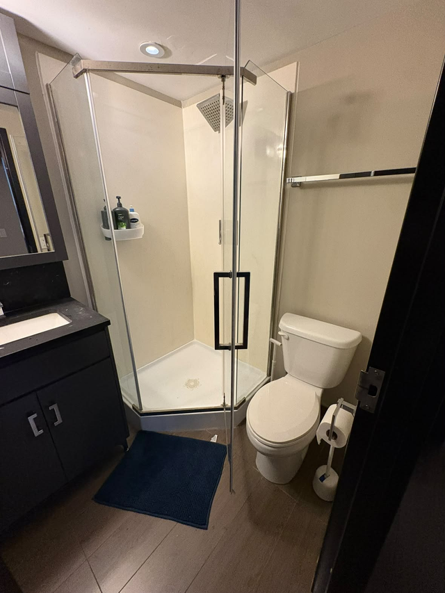 Furnished Room Sublet at ICON 330 near UW | Jan - Apr 2027 | Room ...
