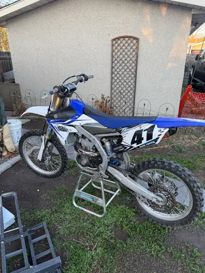 2014 Yamaha YZ450F - Has 127 Hours - Comes with Yamaha Tuner, Shop manual, and Stand - FMF Exhaust -...