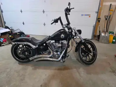 2013 Harley-Davidson Breakout Mileage: 16,708 miles (26,888 km) Upgrades & Features: • Stage 3 Perfo...