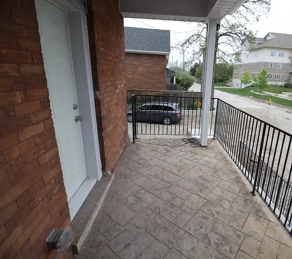 Small 1-bdr apartment with a balcony for rent in Owen Sound63848999707267124
