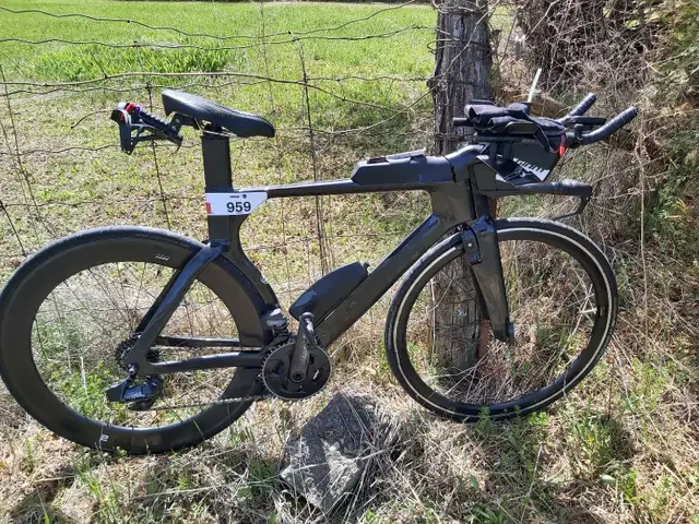 Giant Trinity TRI bike (triathlon) in Road in Ottawa - Image 5