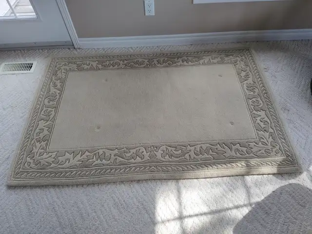 Wool Rugs in Rugs, Carpets & Runners in Ottawa - Image 6