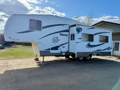 2007 Triple E Topaz touring edition (FS 280RK XL) fifth wheel. Has lots of storage inside and out, i...
