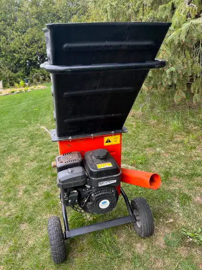BearCat Chipper/Shedder, View more