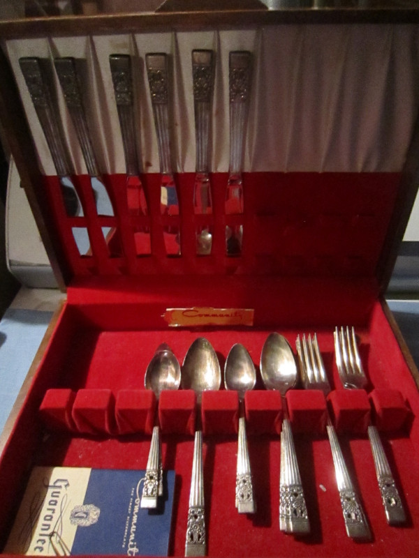 CORONATION silverware set, Service for 6 in Arts & Collectibles in Charlottetown - Image 2