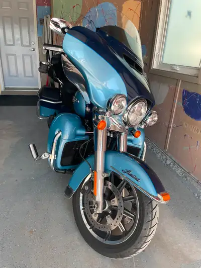ELECTRIC GLIDE ULTRA LIMITED SPECIAL EDITION 103 CUBIC INCH 6 SPEED SPECIAL EDITION PEACE OFFICER ED...
