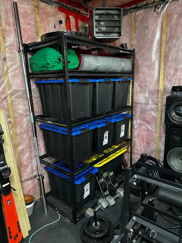 storage shelf in Bookcases & Shelving Units in Gatineau - Image 4