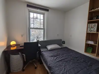 Room for rent - Pape and Danforth- Utilities Included 950/month