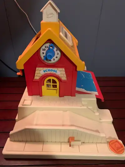 Vintage Little People Fisher-Price School House This classic playset, made in 1988. The set has a cl...