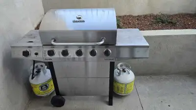 Char-Broil BBQ + 1 full propane tank+ 1 empty + cover, View more