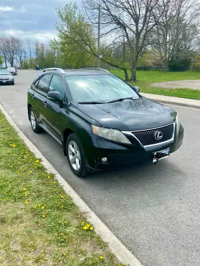 2010 Lexus rx 350 with 236000km , engine and transmission good no issues